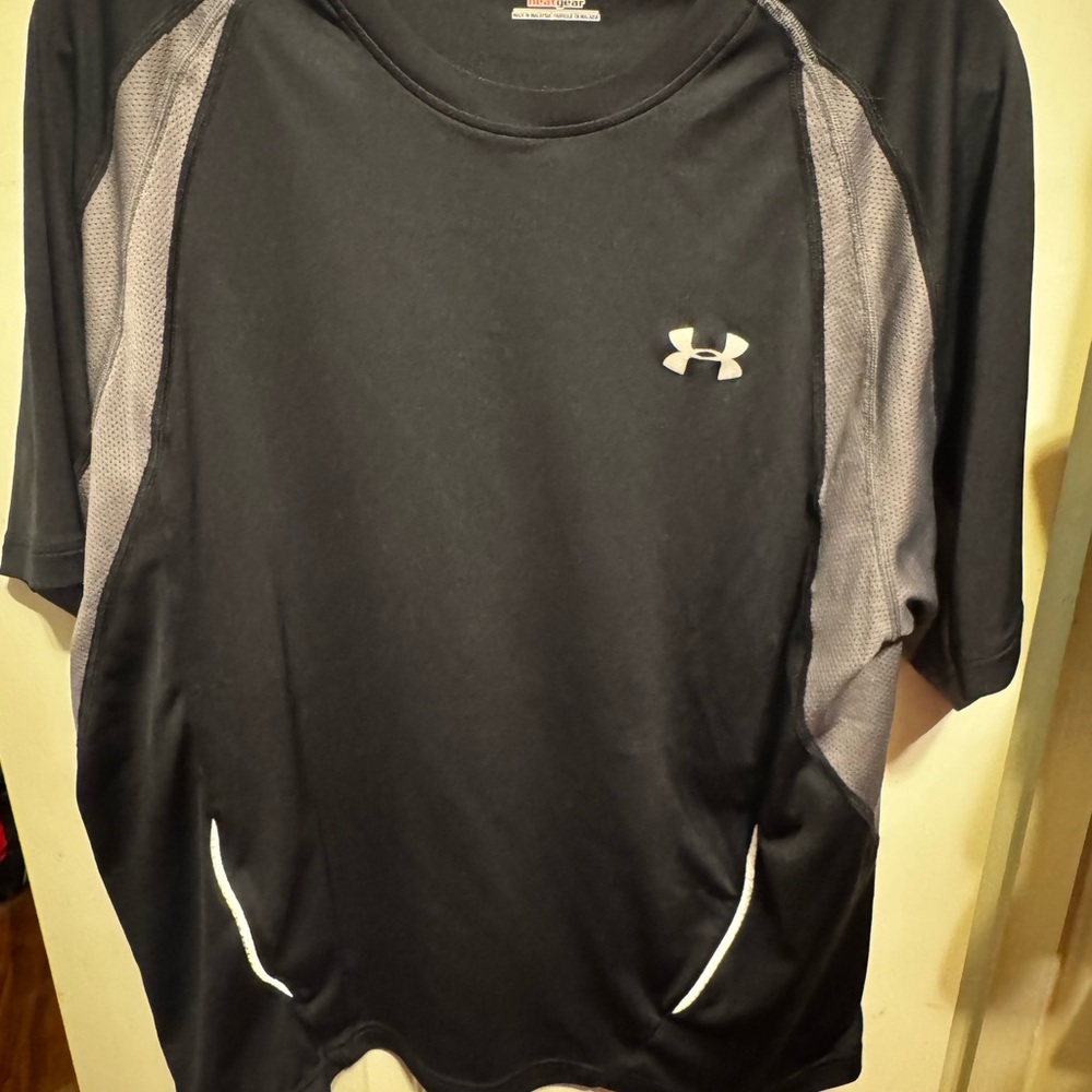 Under Armour Black and Gray Short Sleeve Tee